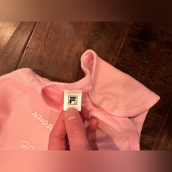 FILA 6M BNP Paribas Open Tennis Ball “LOVE” Pink Onesie - Picture 6 of 6
